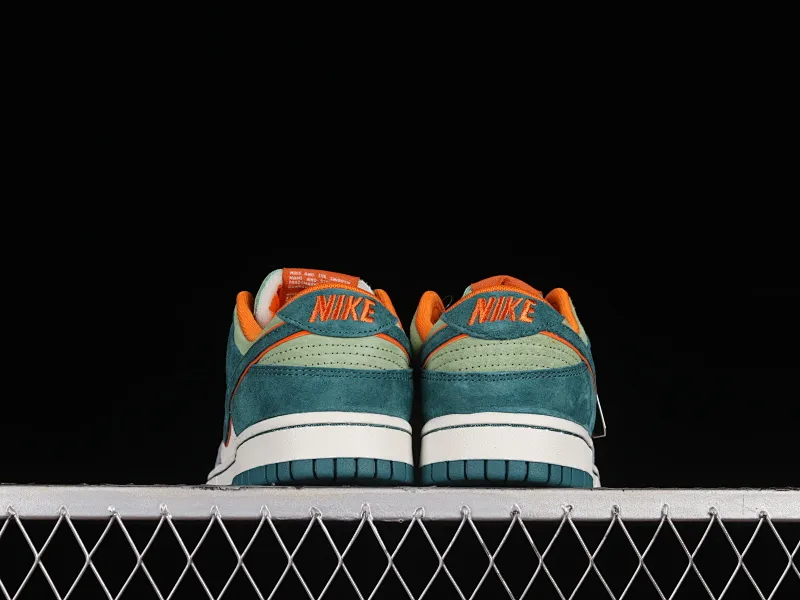 All Categories Nk SB Dunk Series Nk SB Dunk Low Low-top sneakers Otomo Katsuhiro x Nk SB Dunk Low "Steamboy OST" Creative customization collaboration Otomo Katsuhiro co-branded SB low-top sports and leisure sneakers LF0039-022